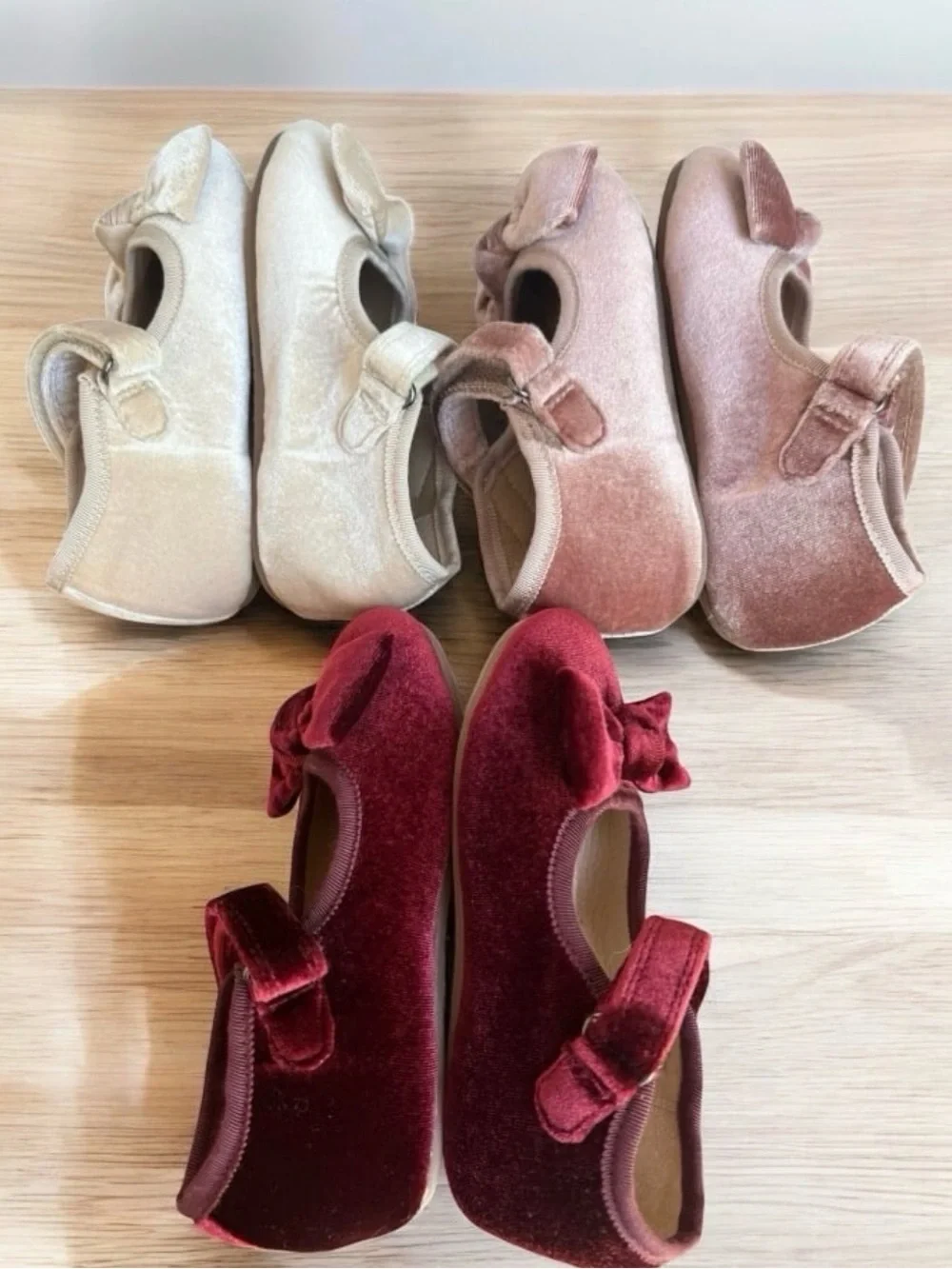 Sass and me girls velvet bow shoe slippers European sz 9